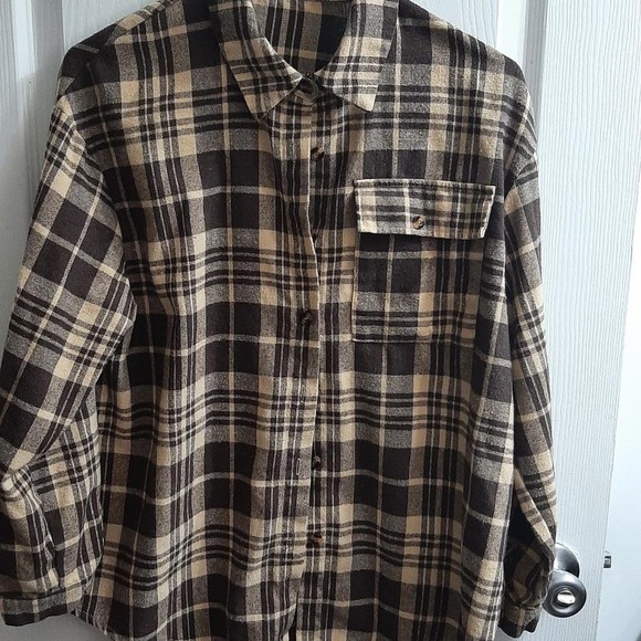 ROMWE Tops - Romwe Brown Tan Plaid Flannel Button Down Shirt Small Long Sleeve Pocket Top S